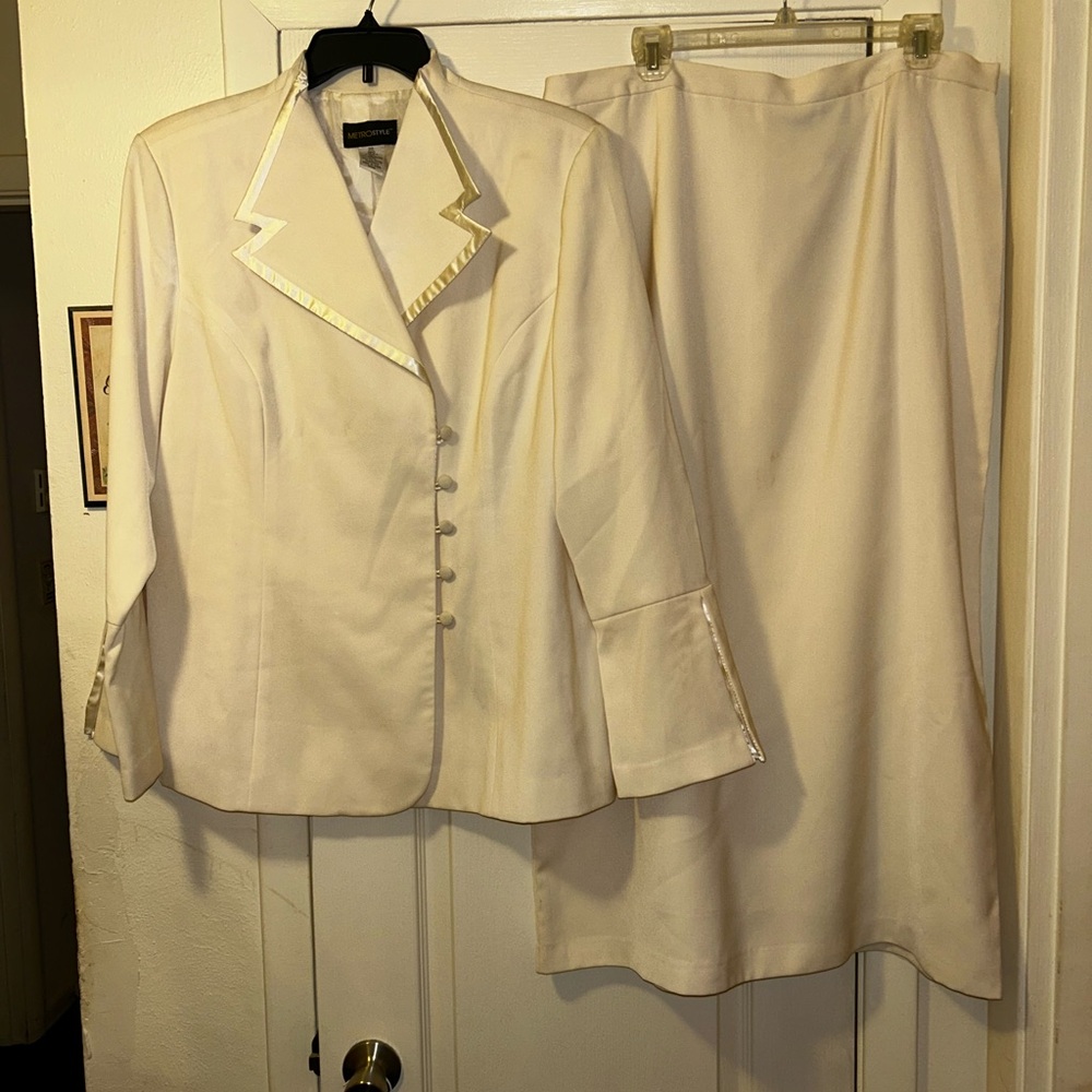 Elegant Cream Skirt Suit